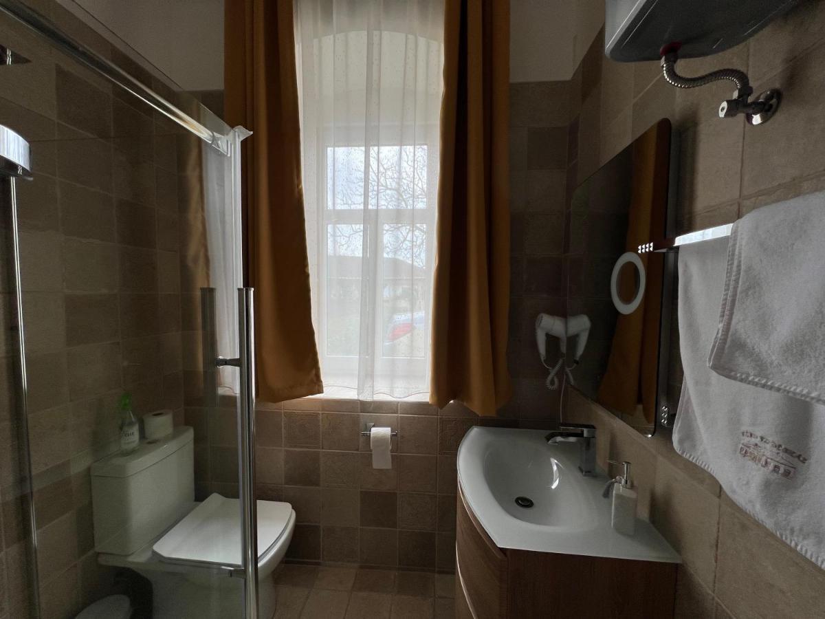 Kuria Vendeghaz Hotel Poroszló Eksteriør billede