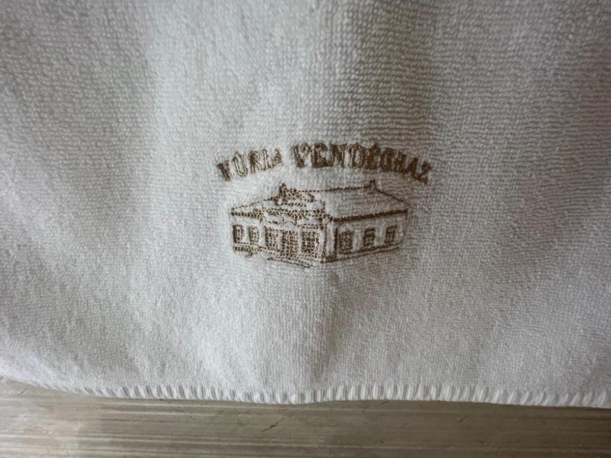 Kuria Vendeghaz Hotel Poroszló Eksteriør billede